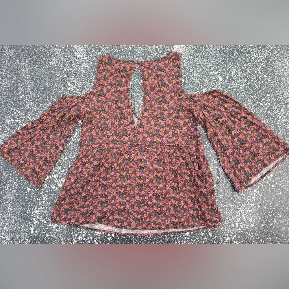 AEO | Romantic Floral Cold Shoulder Deep V-Neck  Blouse Size Medium - Picture 3 of 5